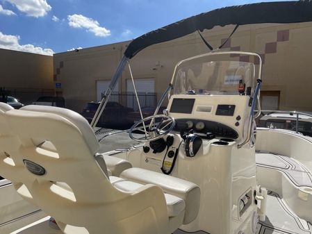 Boston Whaler 19 OUTRAGE image