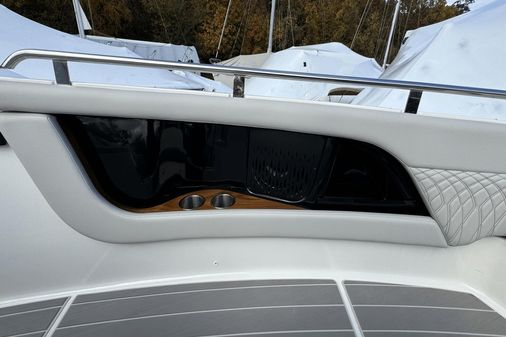 Sea Ray 370 Sundancer Outboard image