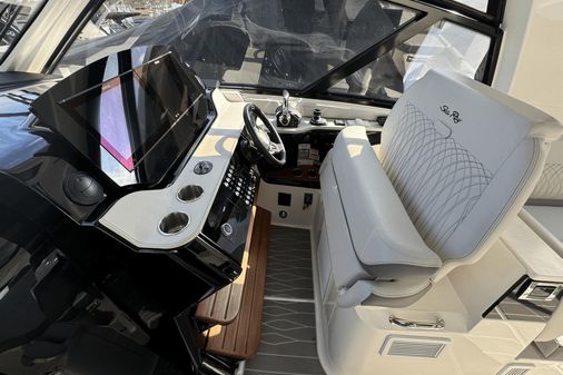 Sea Ray 370 Sundancer Outboard image