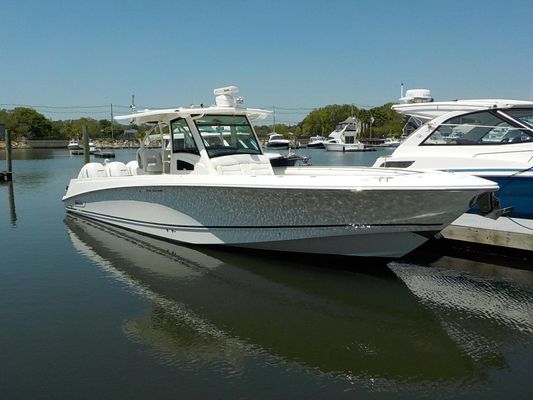 Boston Whaler 370 Outrage - main image