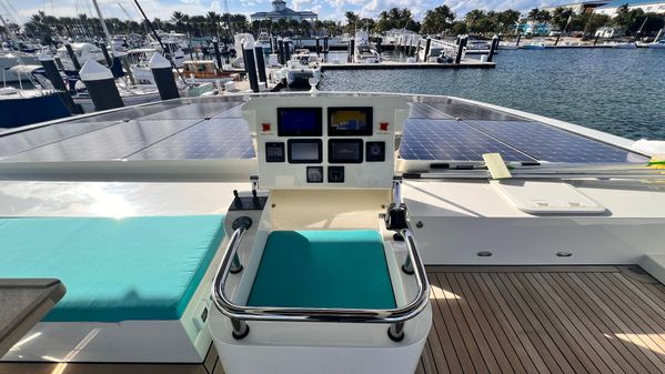 Serenity 64 Electric Hybrid image