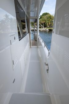 Outer Reef Yachts 700 MY image