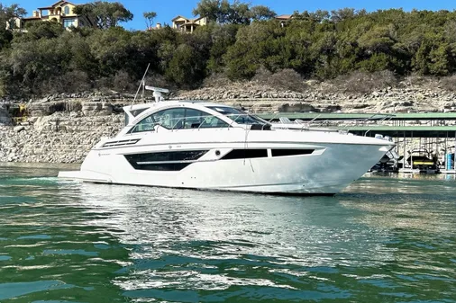 Cruisers Yachts 50 Cantius 