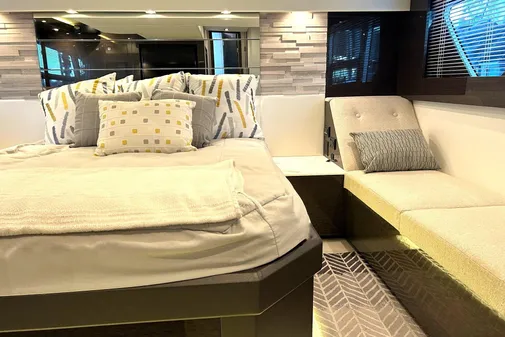 Cruisers Yachts 50 Cantius image