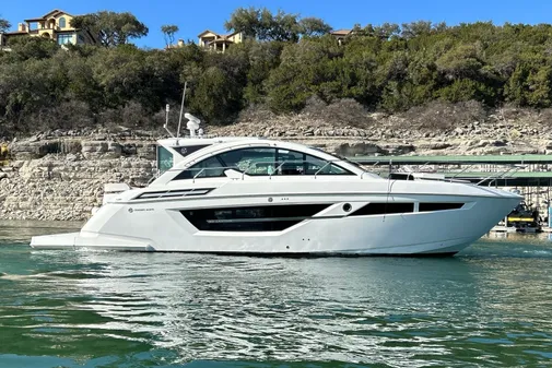 Cruisers Yachts 50 Cantius image