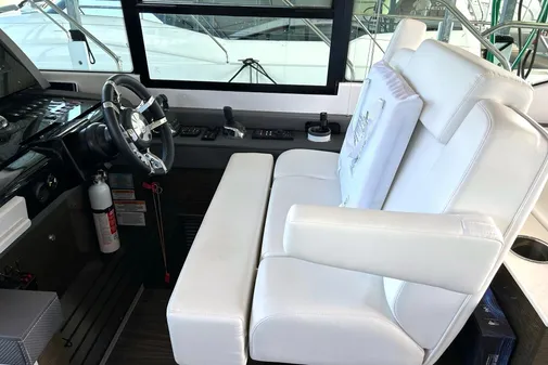 Cruisers Yachts 50 Cantius image