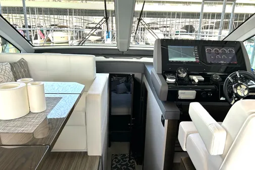 Cruisers Yachts 50 Cantius image