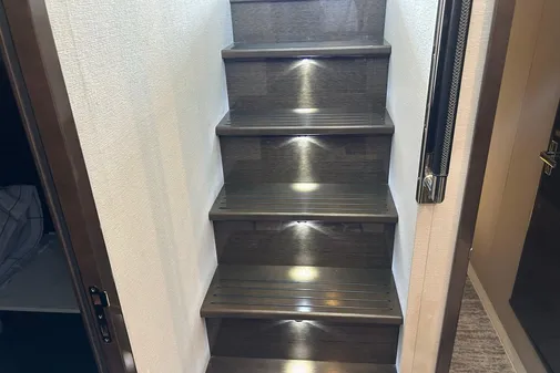 Cruisers Yachts 50 Cantius image