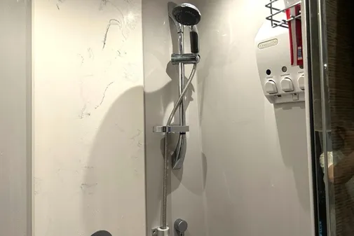 Cruisers Yachts 50 Cantius image