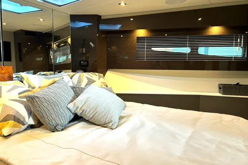 Cruisers Yachts 50 Cantius image