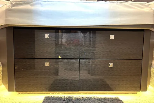 Cruisers Yachts 50 Cantius image