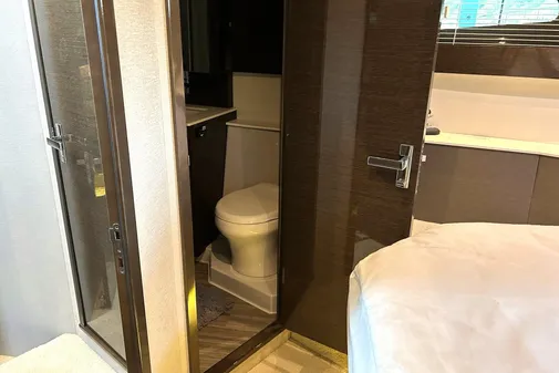 Cruisers Yachts 50 Cantius image