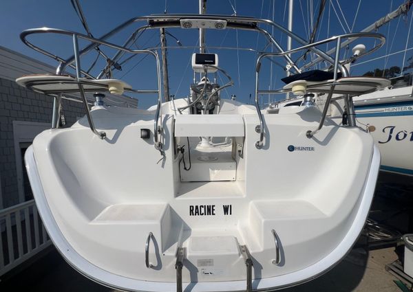 Hunter 33 image