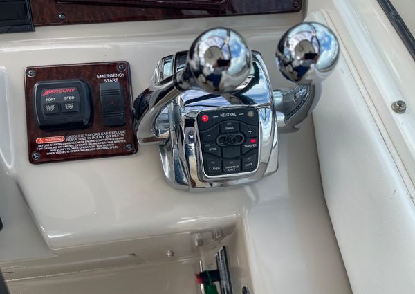 Sea Ray 350 Sundancer image