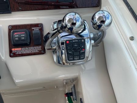 Sea Ray 350 Sundancer image