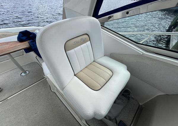 Sea Ray 350 Sundancer image