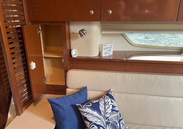 Sea Ray 350 Sundancer image