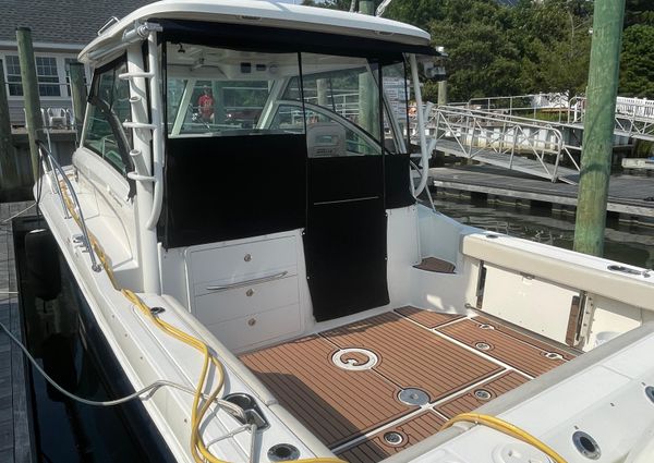 Boston Whaler 315 Conquest image