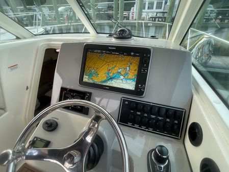 Boston Whaler 315 Conquest image