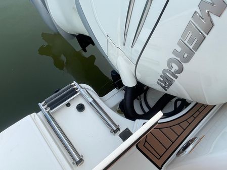 Boston Whaler 315 Conquest image