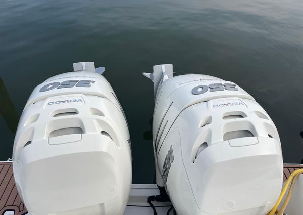 Boston Whaler 315 Conquest image