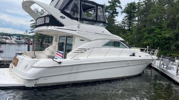 Sea Ray 390 Sedan Bridge