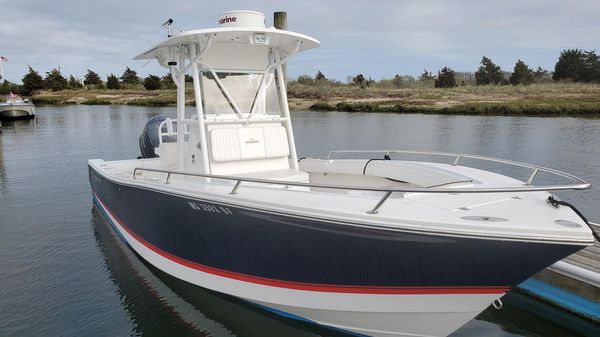 Regulator 24 Forward Seating