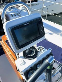 Catalina 355 image