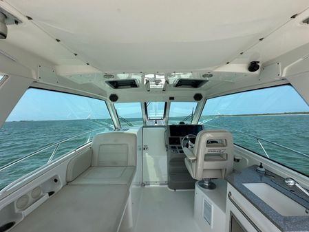 Boston-whaler 345-CONQUEST image