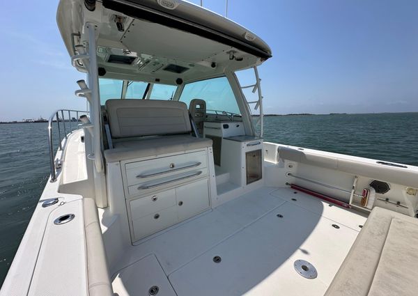 Boston-whaler 345-CONQUEST image