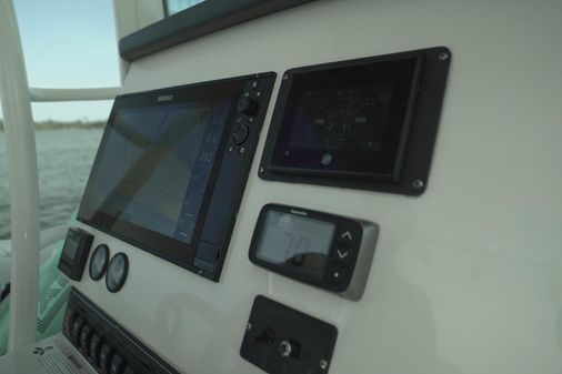 Boston Whaler 320 Outrage image