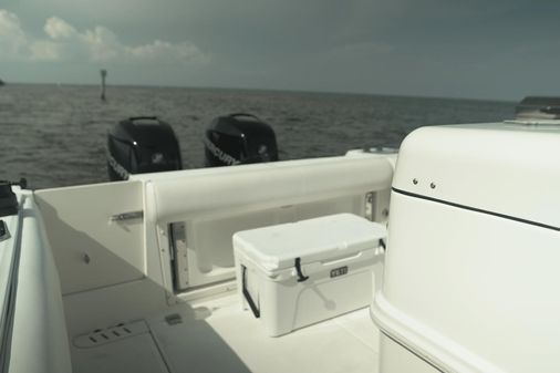 Boston Whaler 320 Outrage image