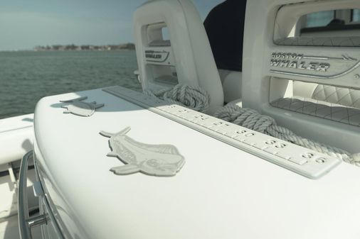 Boston Whaler 320 Outrage image