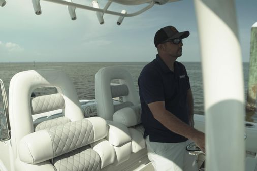 Boston Whaler 320 Outrage image