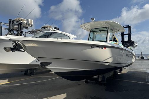 Boston Whaler 320 Outrage image