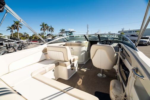 Sea-ray 240-SUNDECK-OUTBOARD image