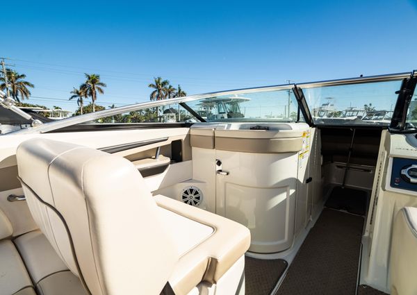 Sea-ray 240-SUNDECK-OUTBOARD image