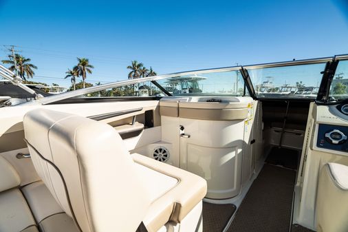 Sea-ray 240-SUNDECK-OUTBOARD image