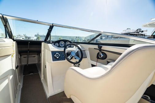 Sea-ray 240-SUNDECK-OUTBOARD image