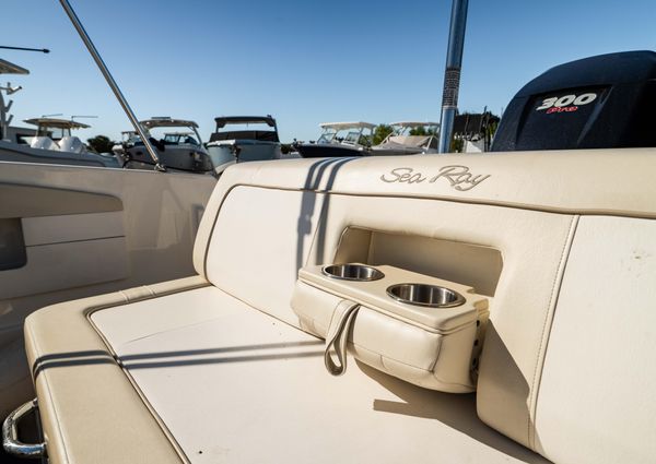 Sea-ray 240-SUNDECK-OUTBOARD image