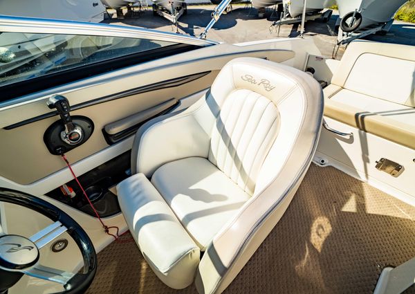 Sea-ray 240-SUNDECK-OUTBOARD image