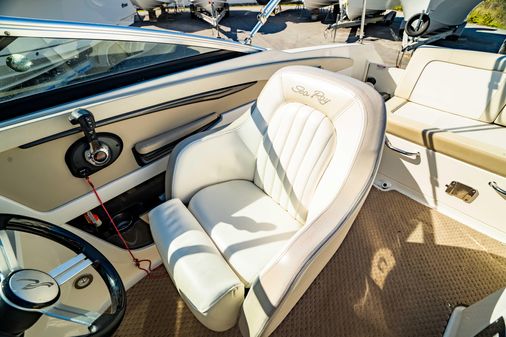 Sea-ray 240-SUNDECK-OUTBOARD image