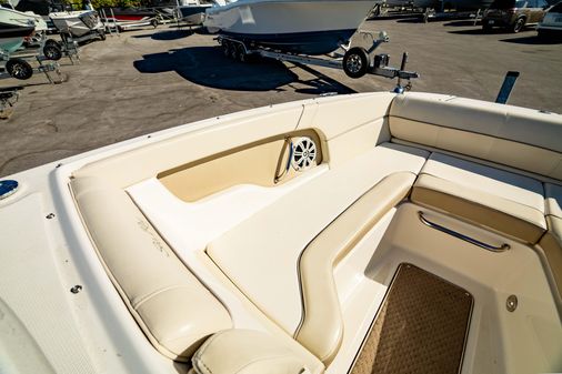 Sea-ray 240-SUNDECK-OUTBOARD image