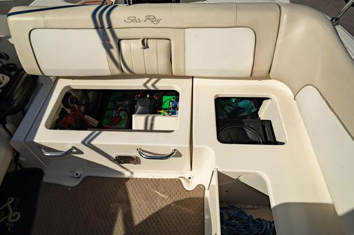 Sea-ray 240-SUNDECK-OUTBOARD image