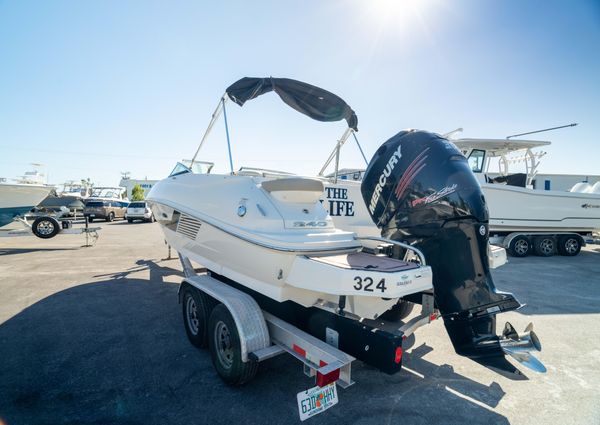 Sea-ray 240-SUNDECK-OUTBOARD image