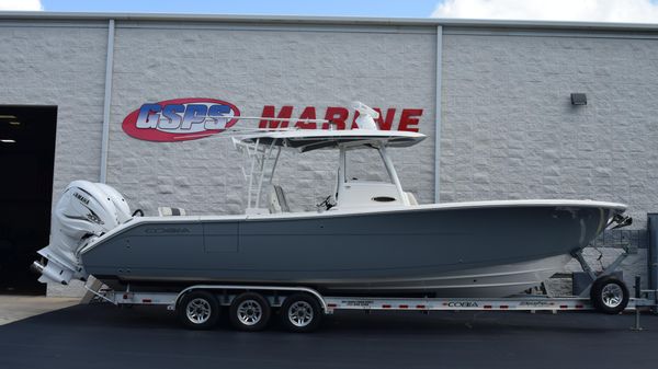 Cobia 320 Center Console 