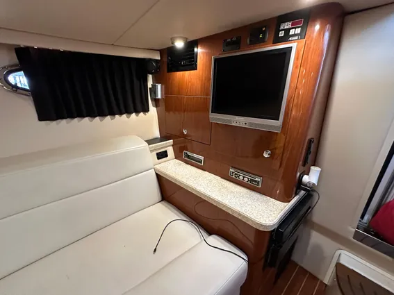Regal 3350 Sport Cruiser image