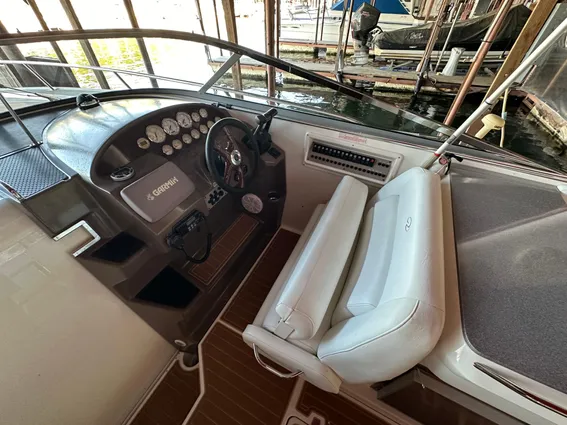 Regal 3350 Sport Cruiser image