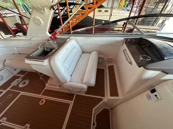 Regal 3350 Sport Cruiser image