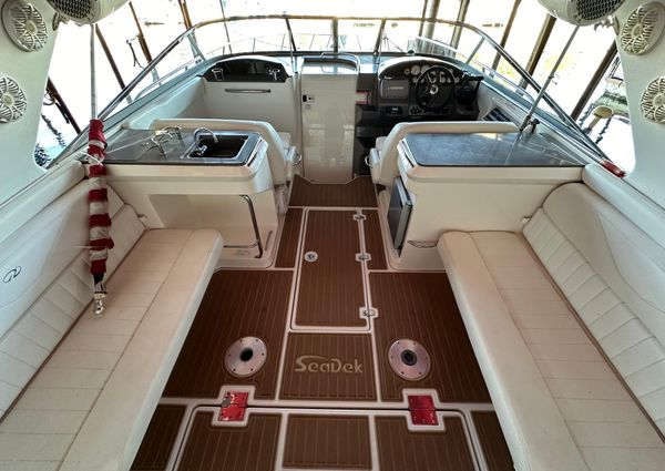 Regal 3350 Sport Cruiser image